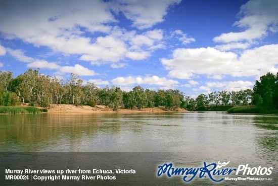 Murray River views up river from Echuca, Victoria