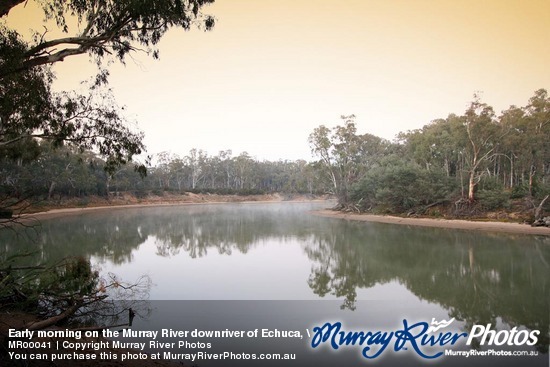 Early morning on the Murray River downriver of Echuca, Victoria