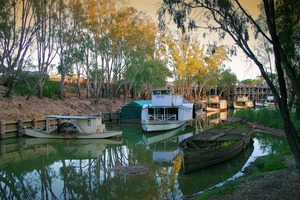 Billy Tea, PS Hero and barge at Echuca, Victoria