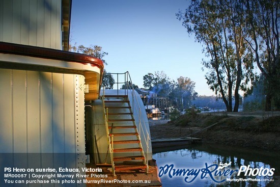 PS Hero on sunrise, Echuca, Victoria