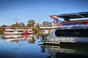 PS Melbourne crusing past houseboats at Mildura, Victoria