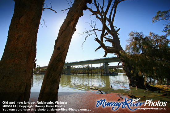 Old and new bridge, Robinvale, Victoria