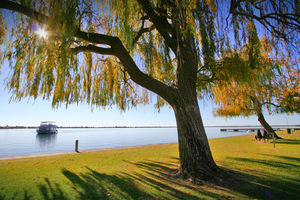Paradise Queen on Lake Mulwala, Yarrawonga, Victoria