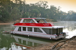 Rich River Houseboat on a still Murray River morning, Echuca
