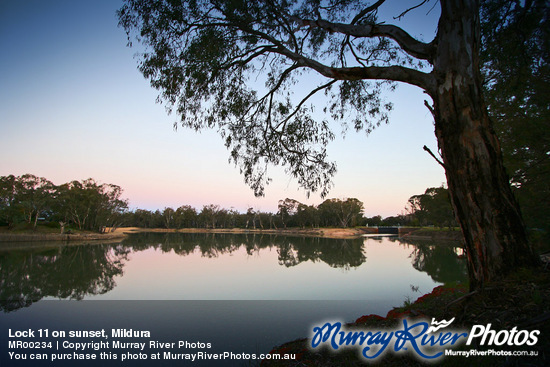 Lock 11 on sunset, Mildura