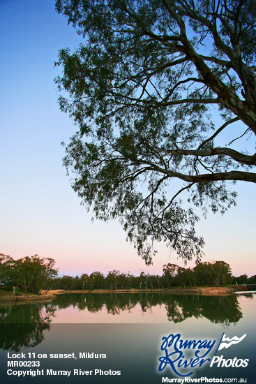 Lock 11 on sunset, Mildura