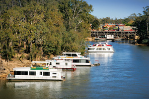Echuca Wharf, Houseboats and Paddle steamers, Victoria