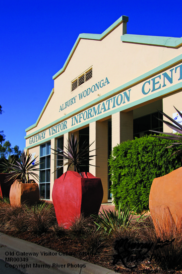 Old Gateway Visitor Centre, Albury Wodonga - Archive image