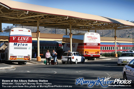 Buses at the Albury Railway Station