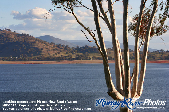 Looking across Lake Hume, New South Wales