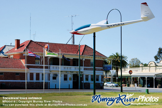 Tocumwal town entrance