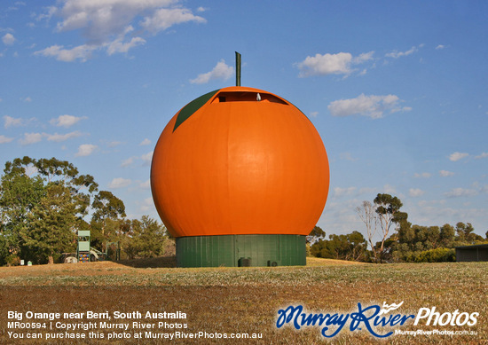 Big Orange near Berri, South Australia