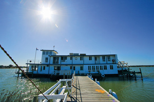 Paddle boat Goolwa, South Australia