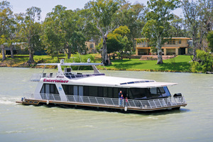 Houseboat crusing at Morgan, South Australia