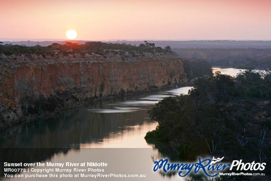 Sunset over the Murray River at Nildotte