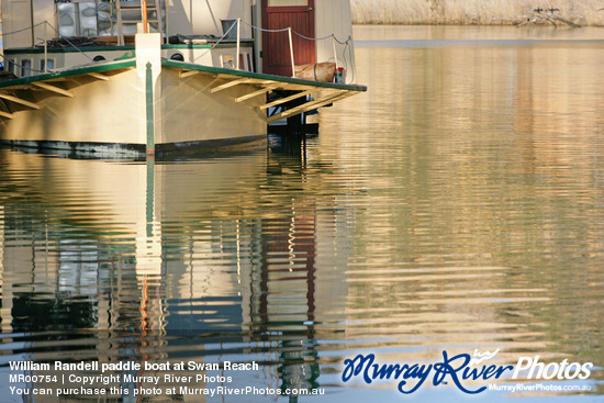 William Randell paddle boat at Swan Reach