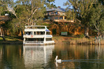 Unfogettable Houseboat at Swan Reach Hotel