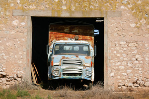 Old cars at Jabuk store, South Australia