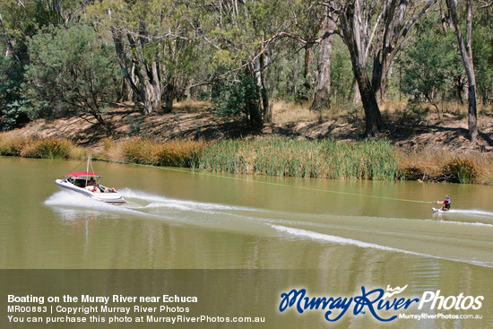 Boating on the Muray River near Echuca