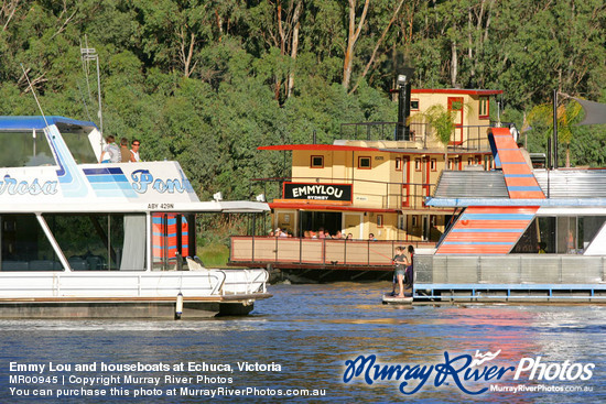 Emmy Lou and houseboats at Echuca, Victoria