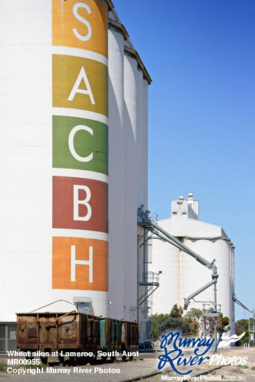 Wheat silos at Lameroo, South Australia