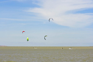 Kite surfing in Lake Alexandrina, Milang