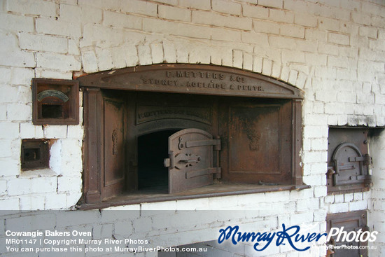 Cowangie Bakers Oven