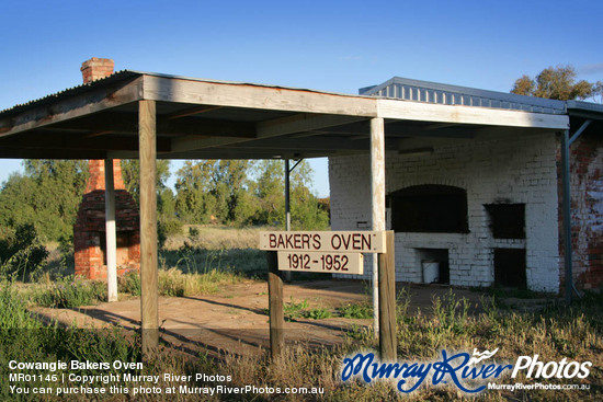 Cowangie Bakers Oven