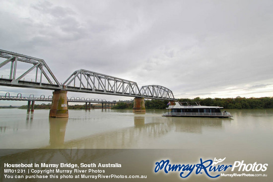 Houseboat in Murray Bridge, South Australia