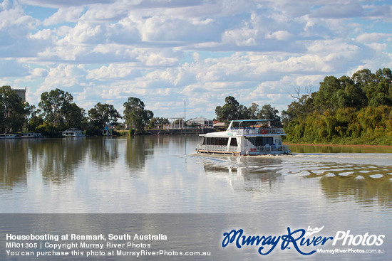 Houseboating at Renmark, South Australia