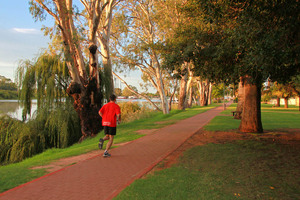 Jogging on walking tracks, Renmark