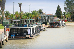 Houseboats on Renmark riverfront
