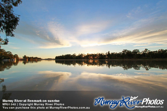 Murray River at Renmark on sunrise