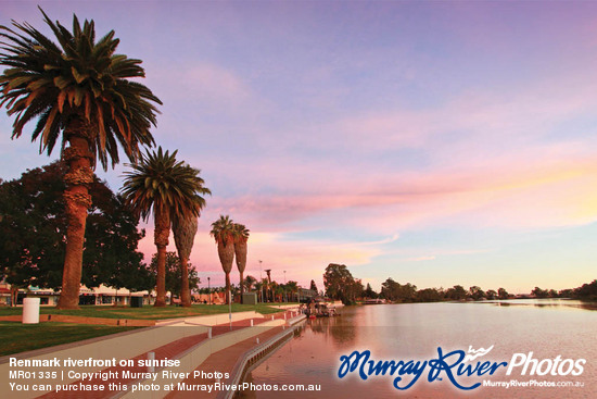 Renmark riverfront on sunrise