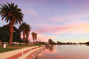 Renmark riverfront on sunrise