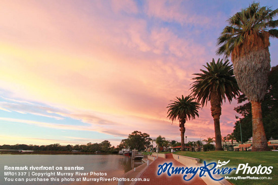 Renmark riverfront on sunrise