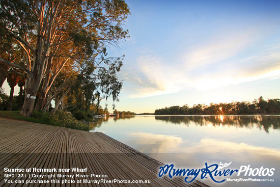 Sunrise at Renmark near Wharf