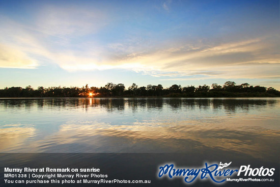 Murray River at Renmark on sunrise