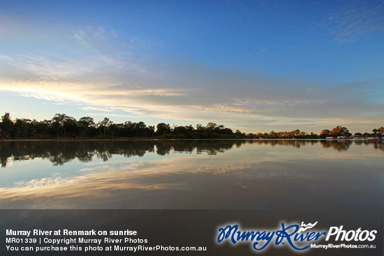 Murray River at Renmark on sunrise