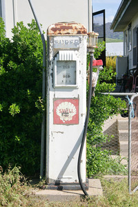 Old petrol pump at Tintaldra, Victoria