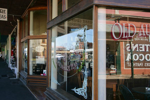 Aussie Grain Store shopfront, Echuca