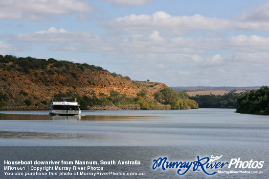 Houseboat downriver from Mannum, South Australia