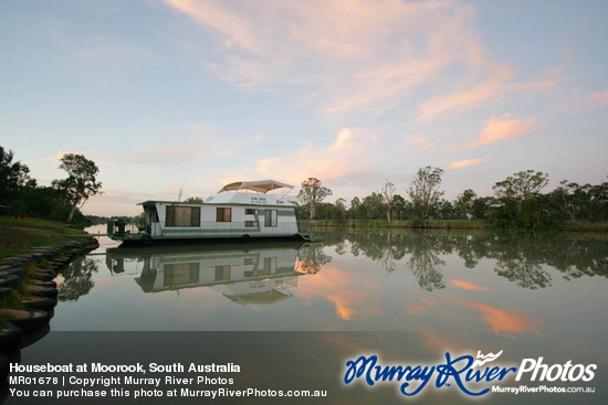 Houseboat at Moorook, South Australia