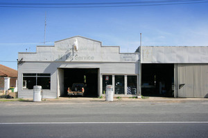 Renown Garage, Murrayville