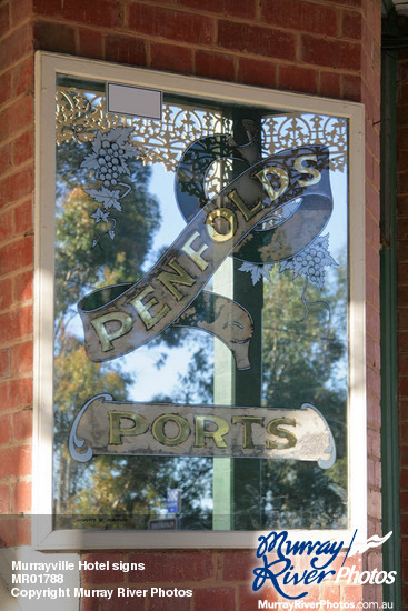 Murrayville Hotel signs