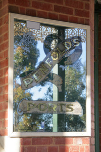 Murrayville Hotel signs