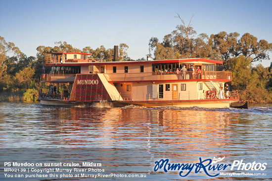 PS Mundoo on sunset cruise, Mildura