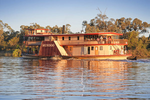 PS Mundoo on sunset cruise, Mildura