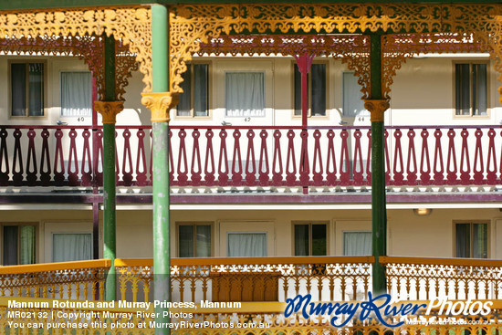 Mannum Rotunda and Murray Princess, Mannum