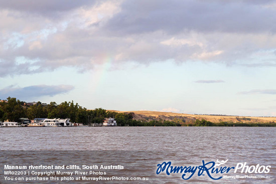 Mannum riverfront and cliffs, South Australia